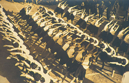 Γυμναστικές επιδείξεις στο Διδασκαλείο Θηλέων Θεσσαλονίκης.